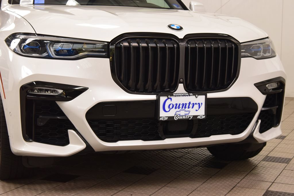Used 2020 BMW X7 M50i w/ Dynamic Handling Package AWD/4WD image 13