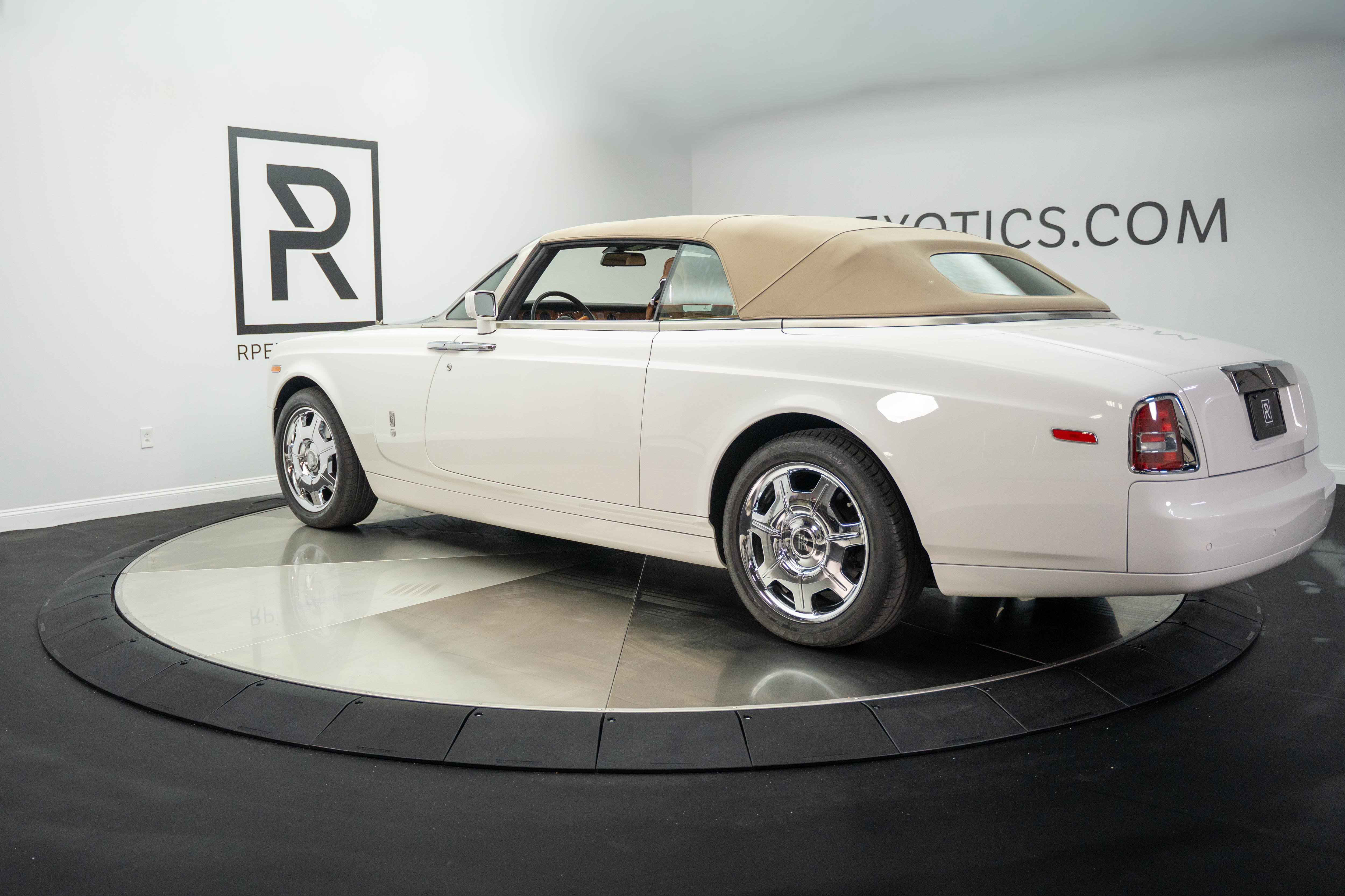 Used 2009 Rolls-Royce Phantom Drophead Coupe RWD image 3