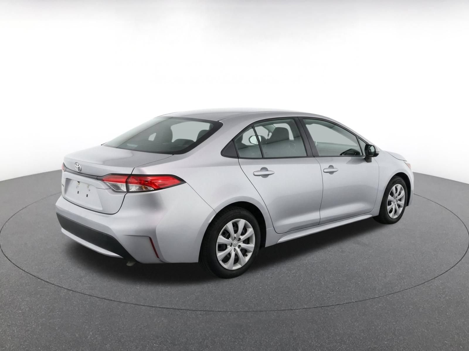 Used 2025 Toyota Corolla LE FWD image 8