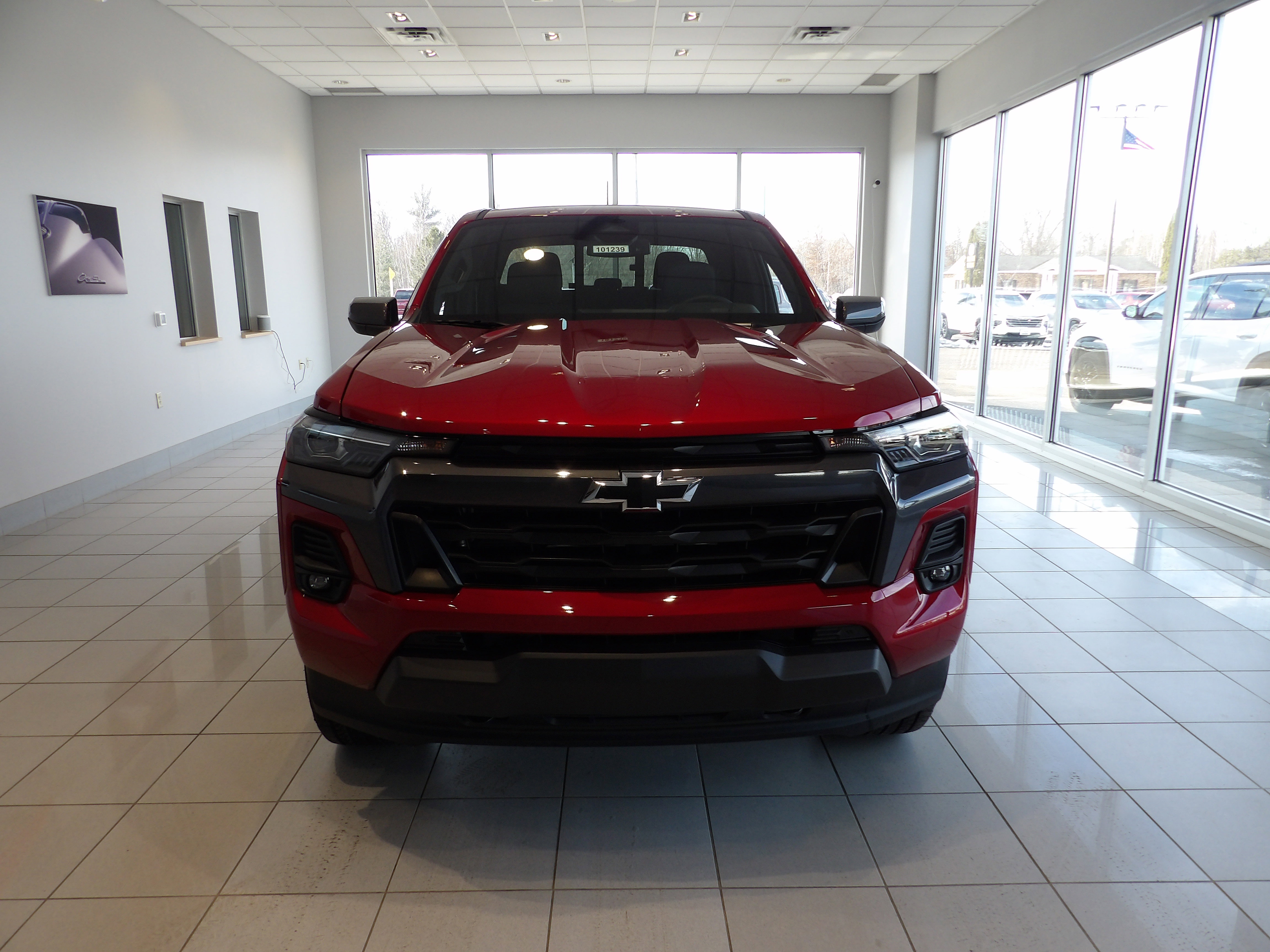Used 2024 Chevrolet Colorado LT w/ LT Convenience Package III image 2
