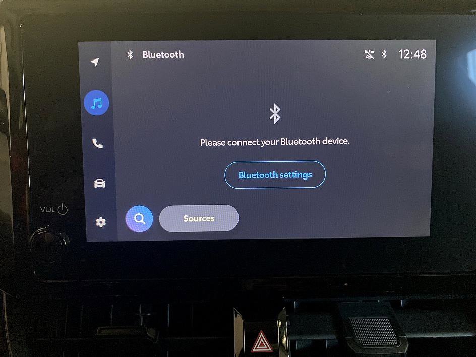 Certified 2025 Toyota Corolla LE image 9