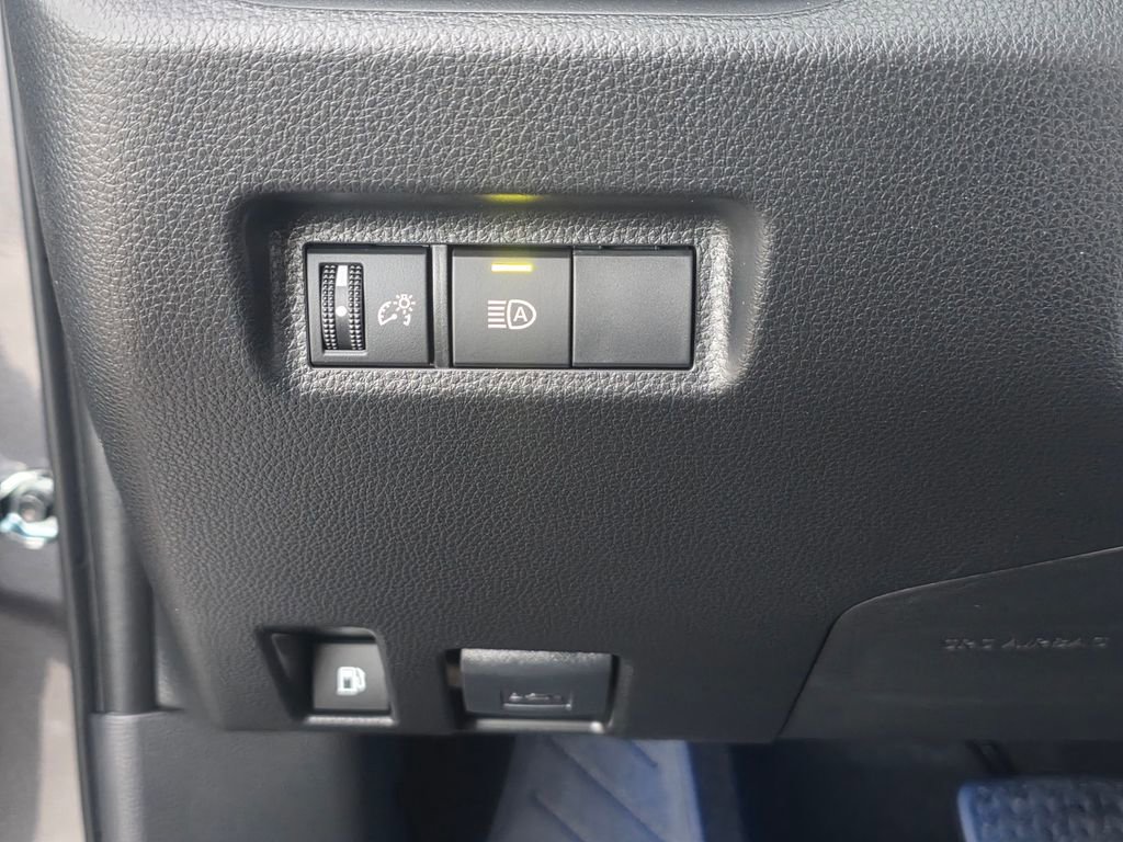 Used 2025 Toyota RAV4 XLE image 13