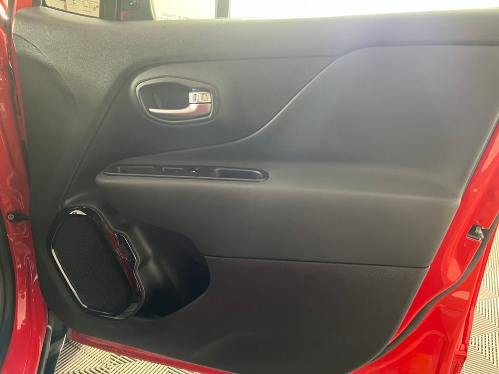 Used 2022 Jeep Renegade Altitude image 16