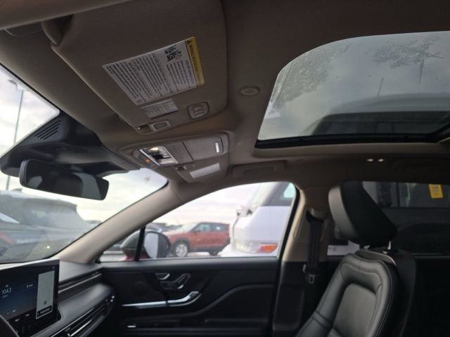 Used 2025 Lincoln Corsair Reserve w/ Towing Package image 14