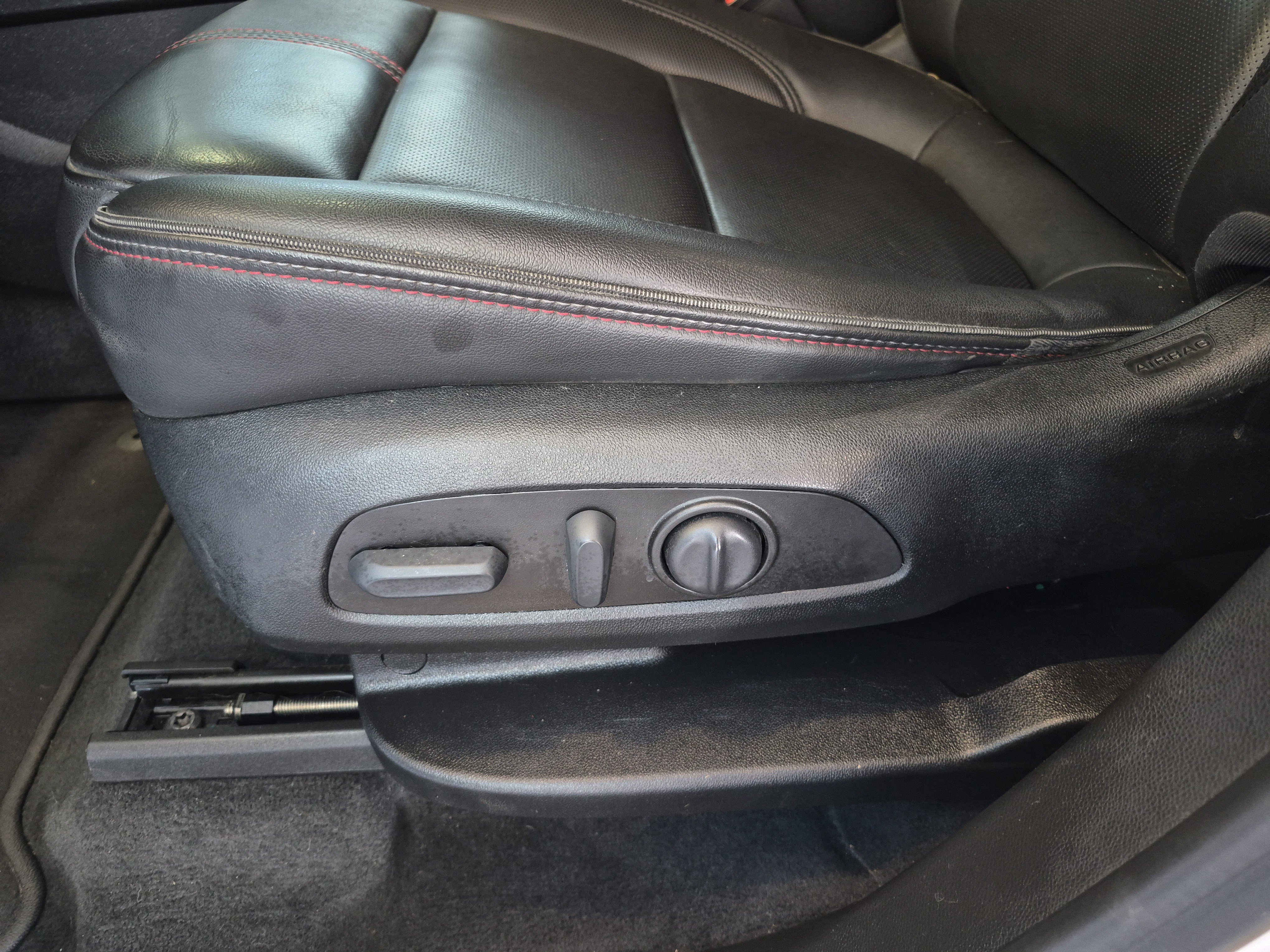 Used 2023 Chevrolet Traverse RS image 14