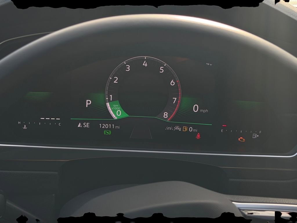 Used 2024 Volkswagen Tiguan SE R-Line image 29