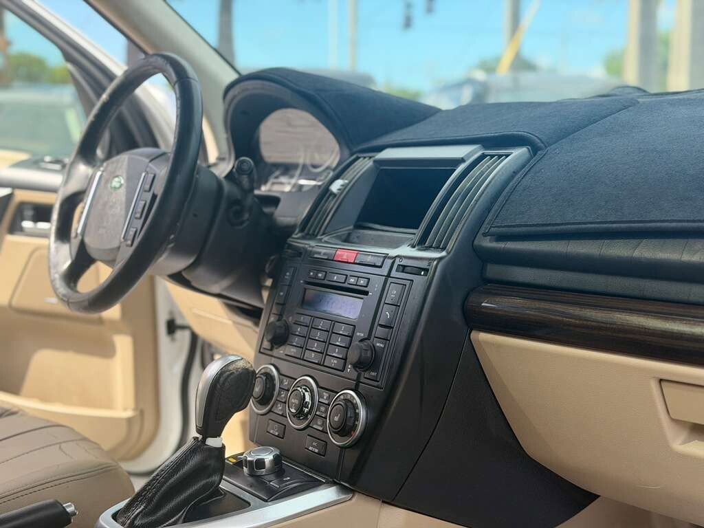 Used 2011 Land Rover LR2 HSE AWD/4WD image 20