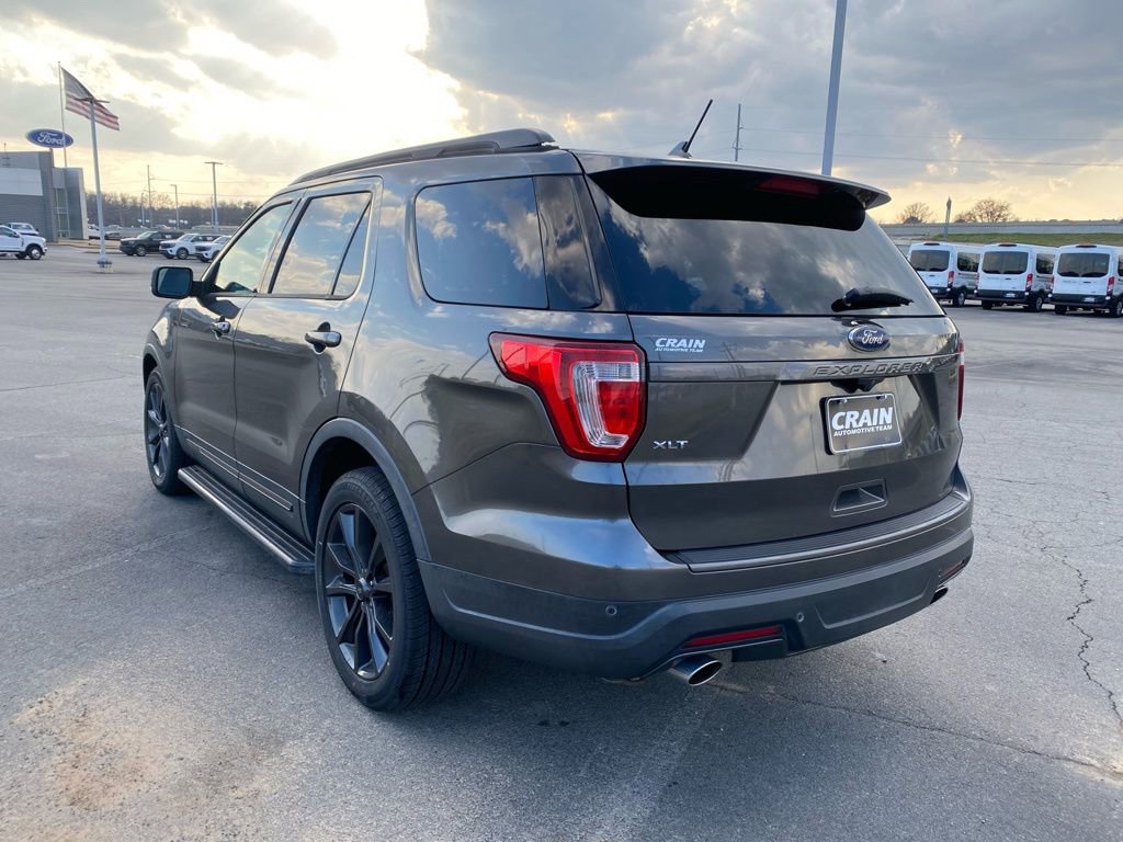 Used 2018 Ford Explorer XLT w/ Equipment Group 202A image 5