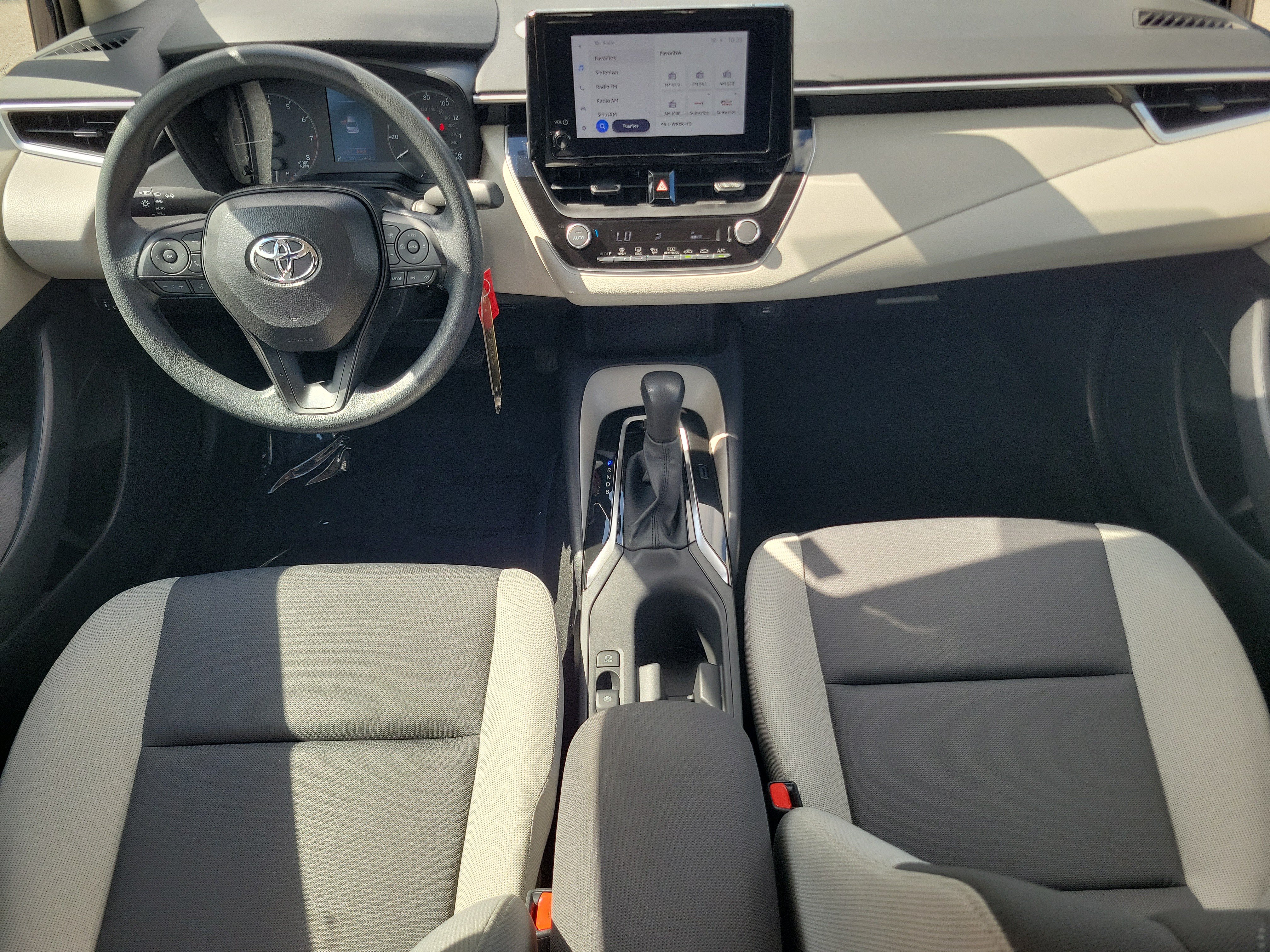 Used 2025 Toyota Corolla LE FWD image 16