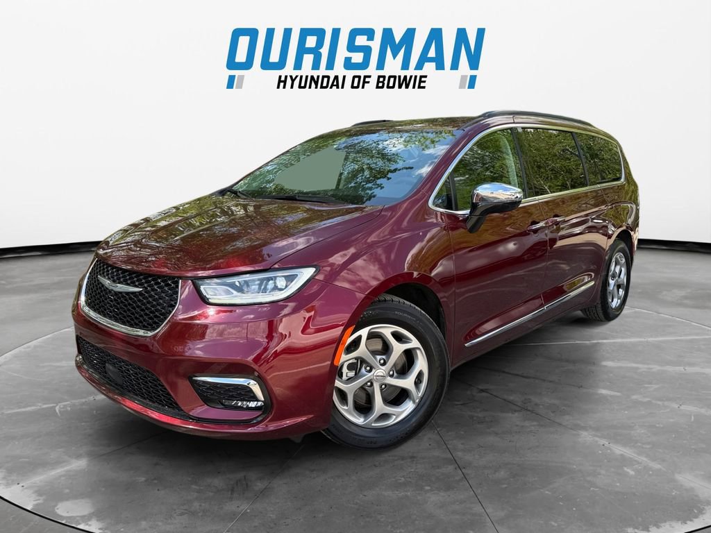Used 2023 Chrysler Pacifica Limited image 2