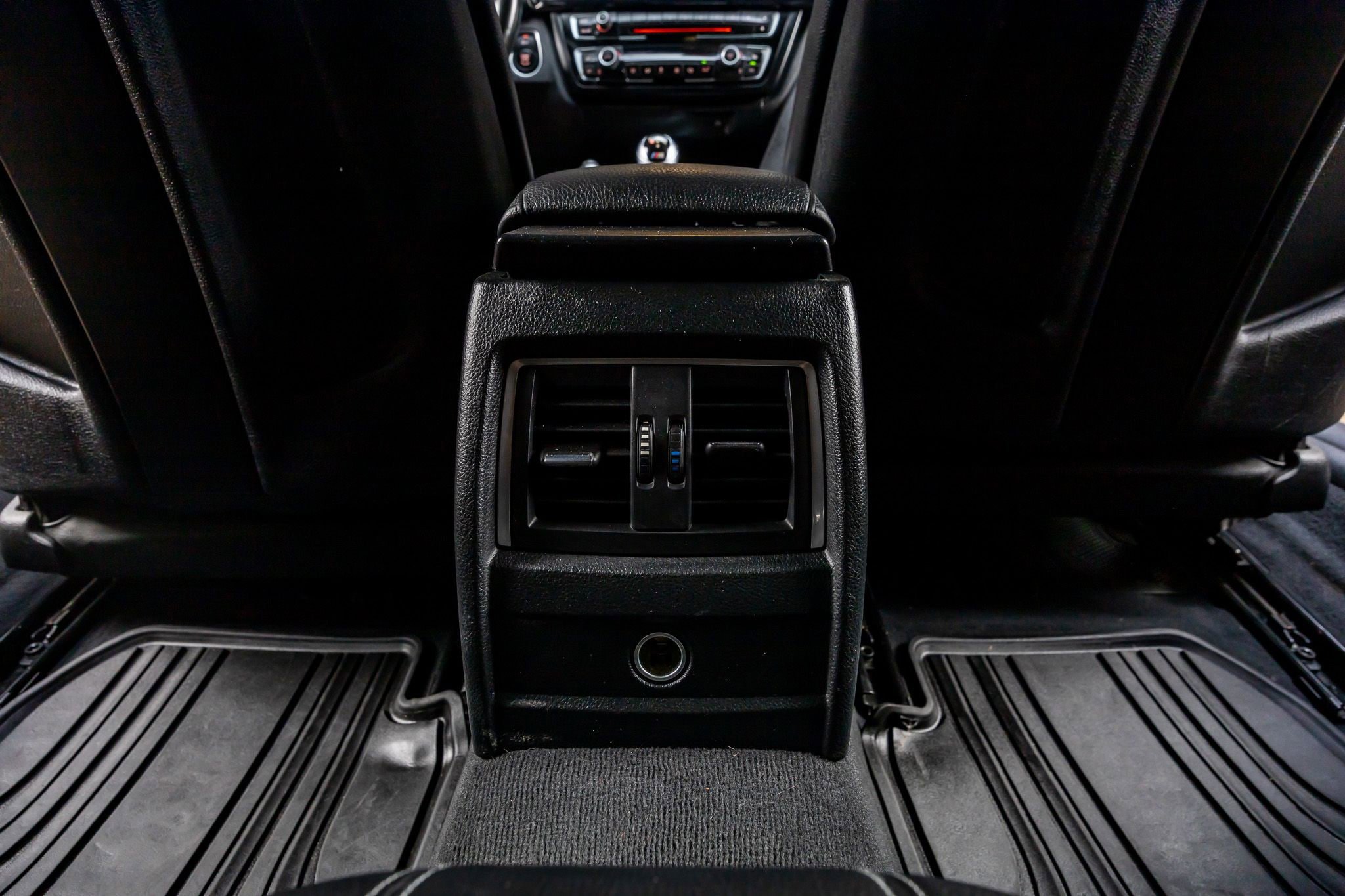 Used 2017 BMW M4 Coupe RWD image 27