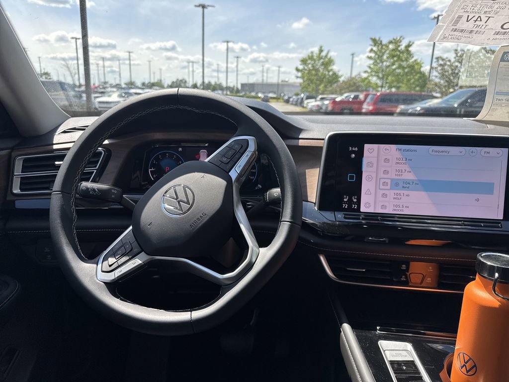 New 2025 Volkswagen Atlas SE image 13