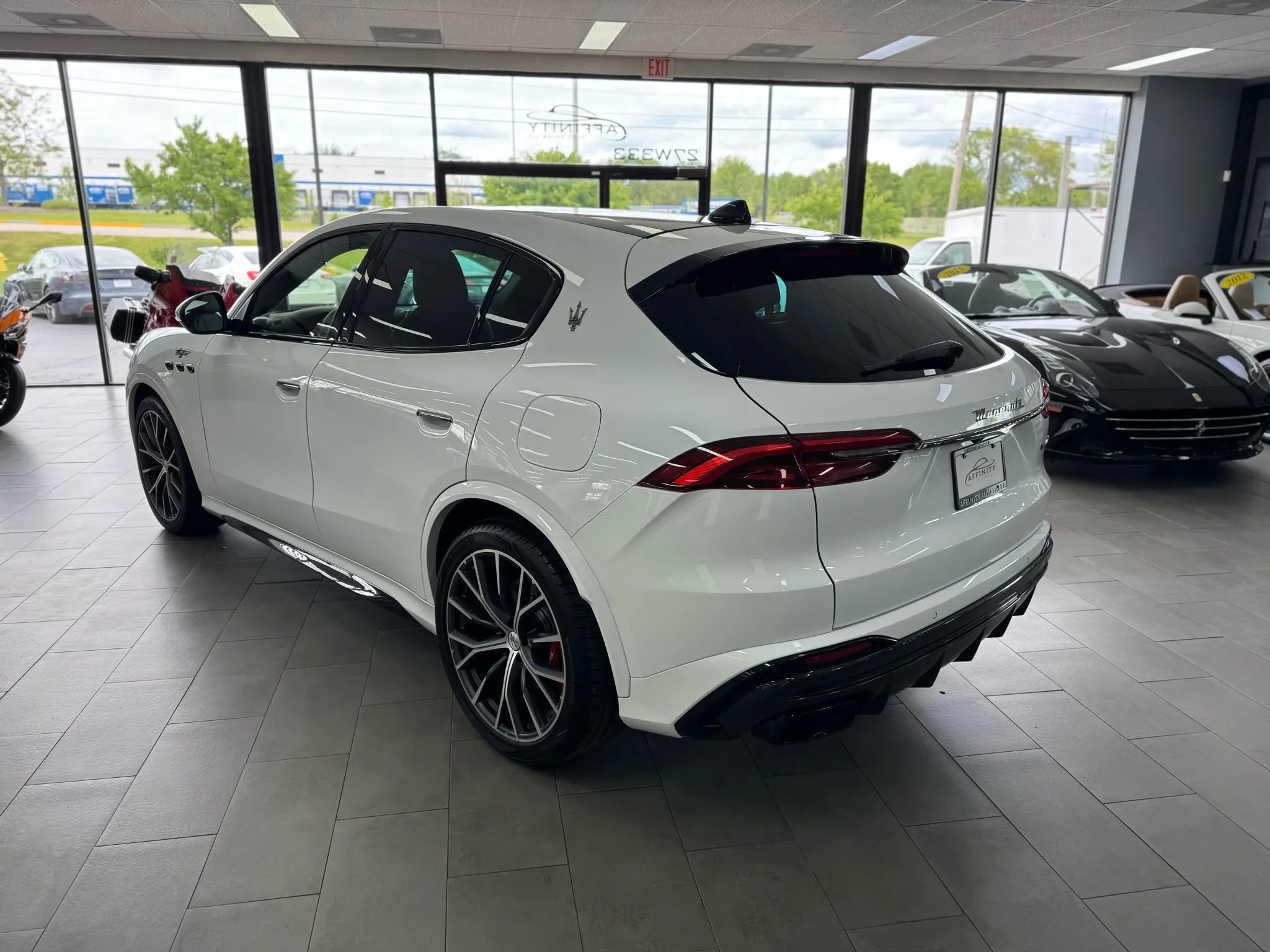 Used 2023 Maserati Grecale Trofeo image 3