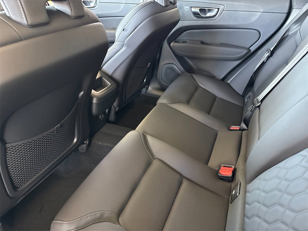New 2026 Volvo XC60 B5 Plus image 11