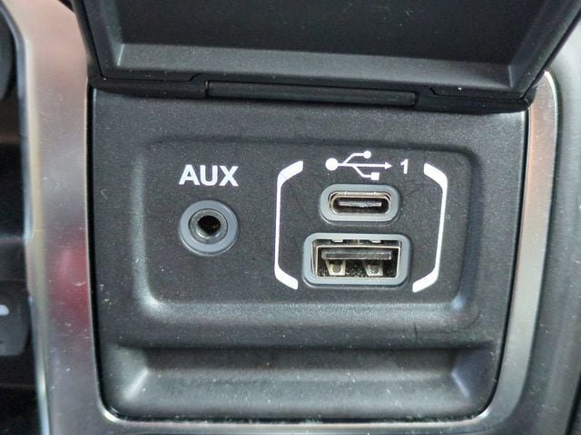 Used 2024 Jeep Wrangler Unlimited Sahara w/ Technology Group AWD/4WD image 22