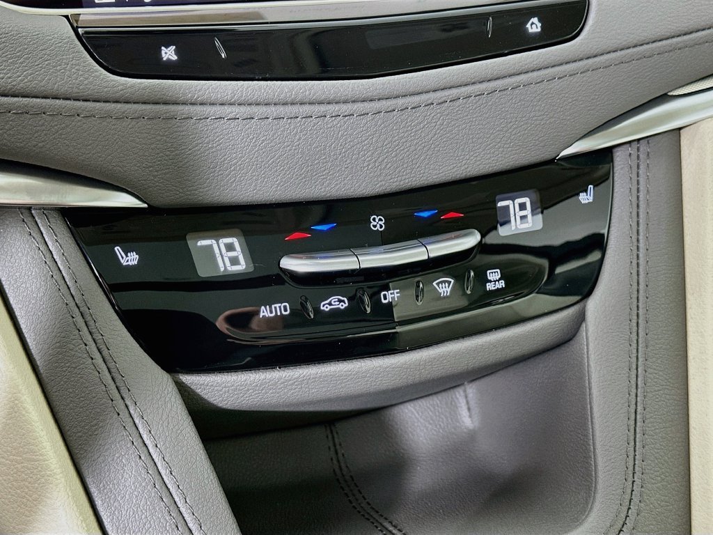 New 2026 Cadillac XT5 Premium Luxury w/ LPO, Floor Liner Package AWD/4WD image 20