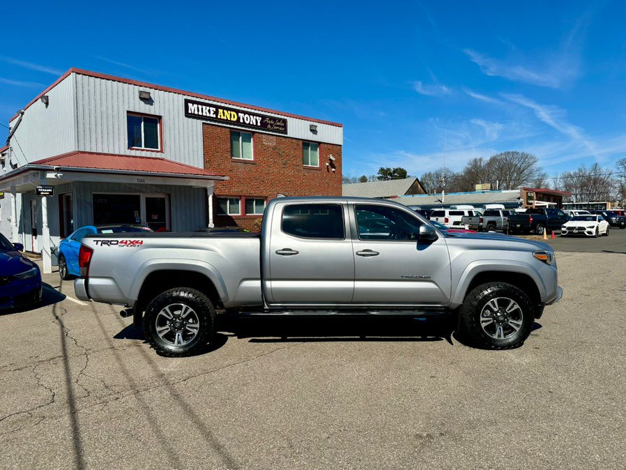 Used 2016 Toyota Tacoma TRD Sport w/ Exterior Package AWD/4WD image 5