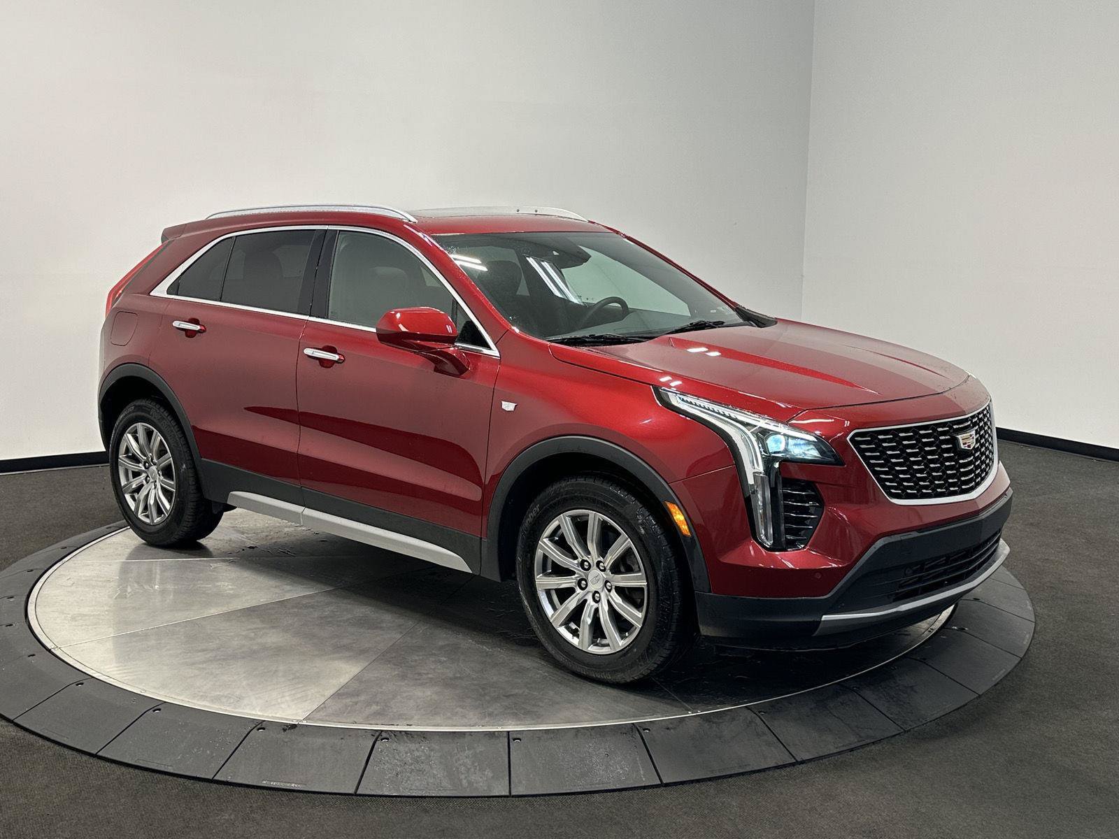 Used 2019 Cadillac XT4 Premium Luxury w/ Cold Weather Package AWD/4WD image 2