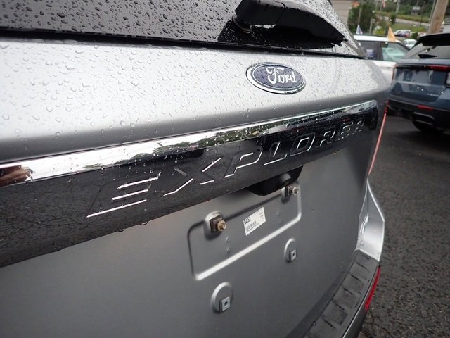 Certified 2023 Ford Explorer XLT w/ Equipment Group 202A image 6