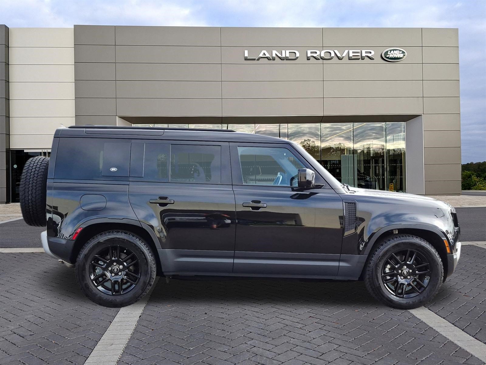 Certified 2024 Land Rover Defender 110 S AWD/4WD image 4