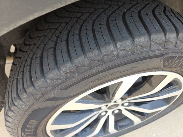 Used 2022 Ford Explorer ST-Line w/ Class IV Trailer Tow Package image 5