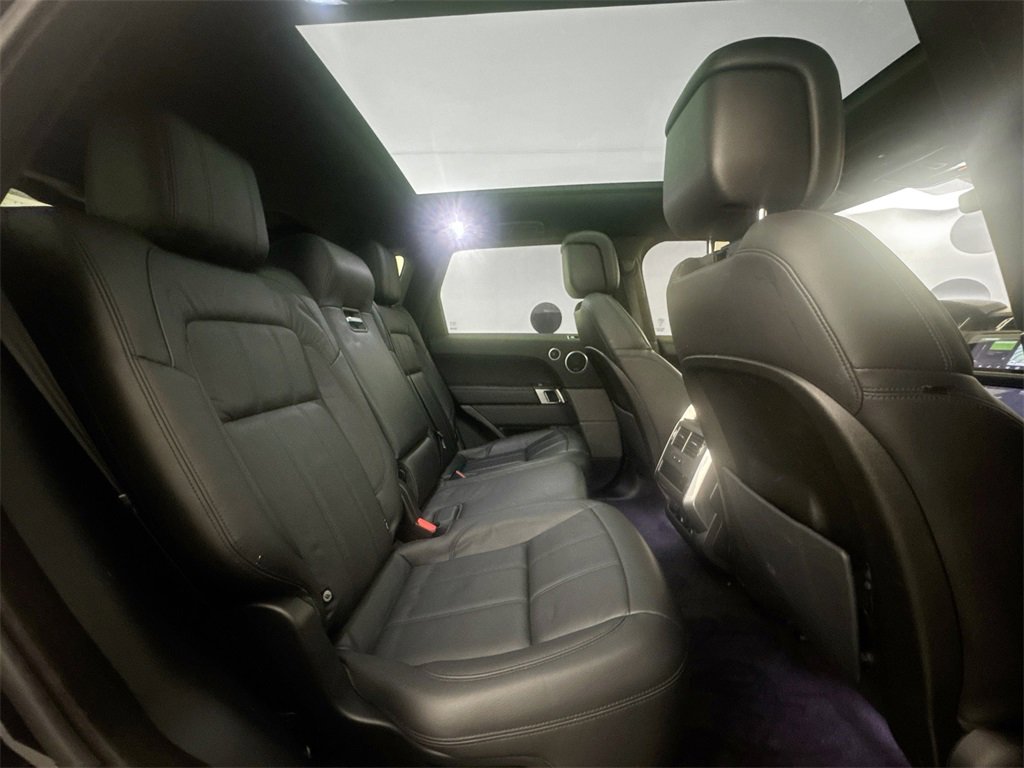 Used 2020 Land Rover Range Rover Sport SE image 27