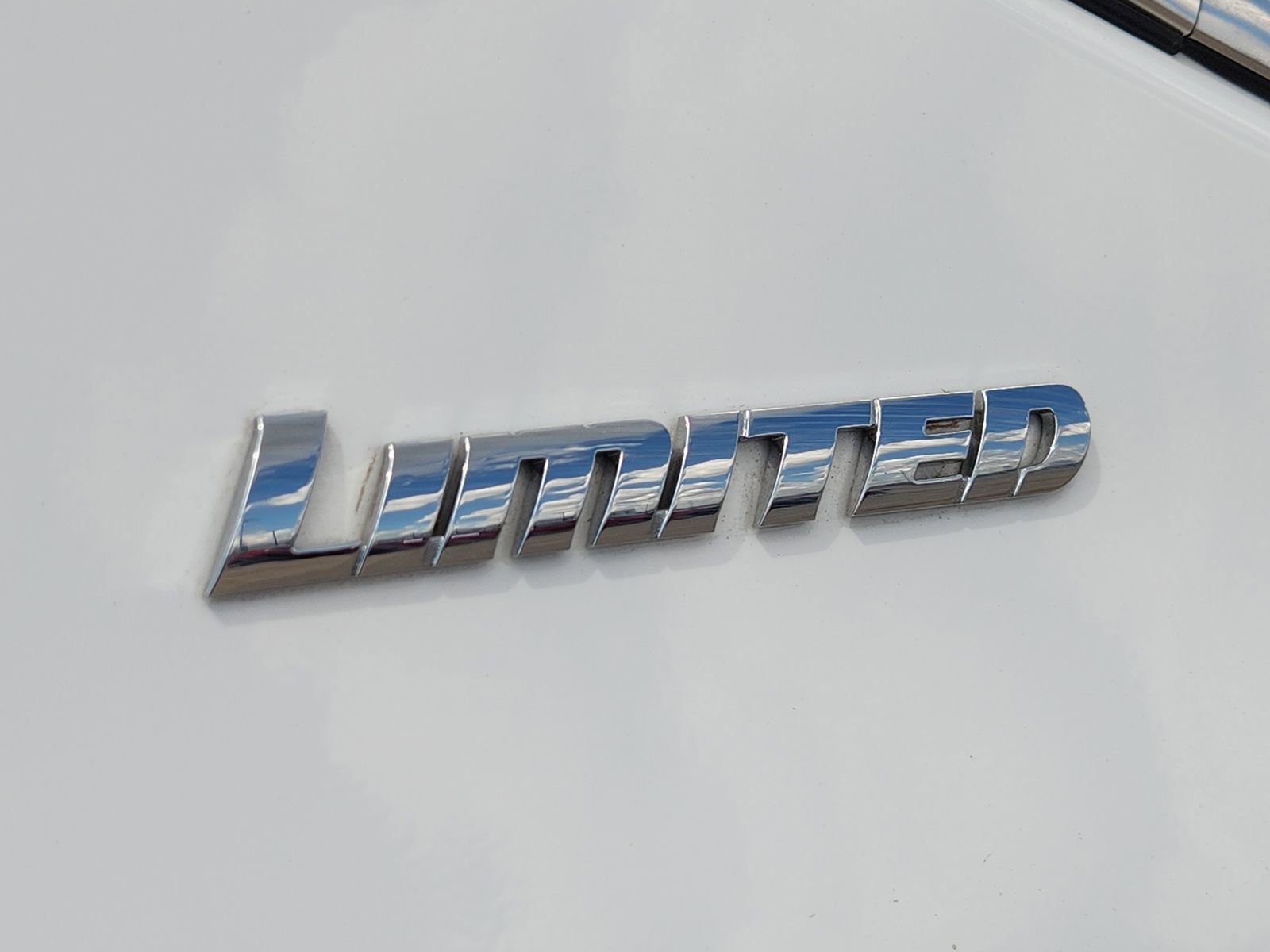 Used 2024 Toyota Tundra Limited w/ Power Package image 13