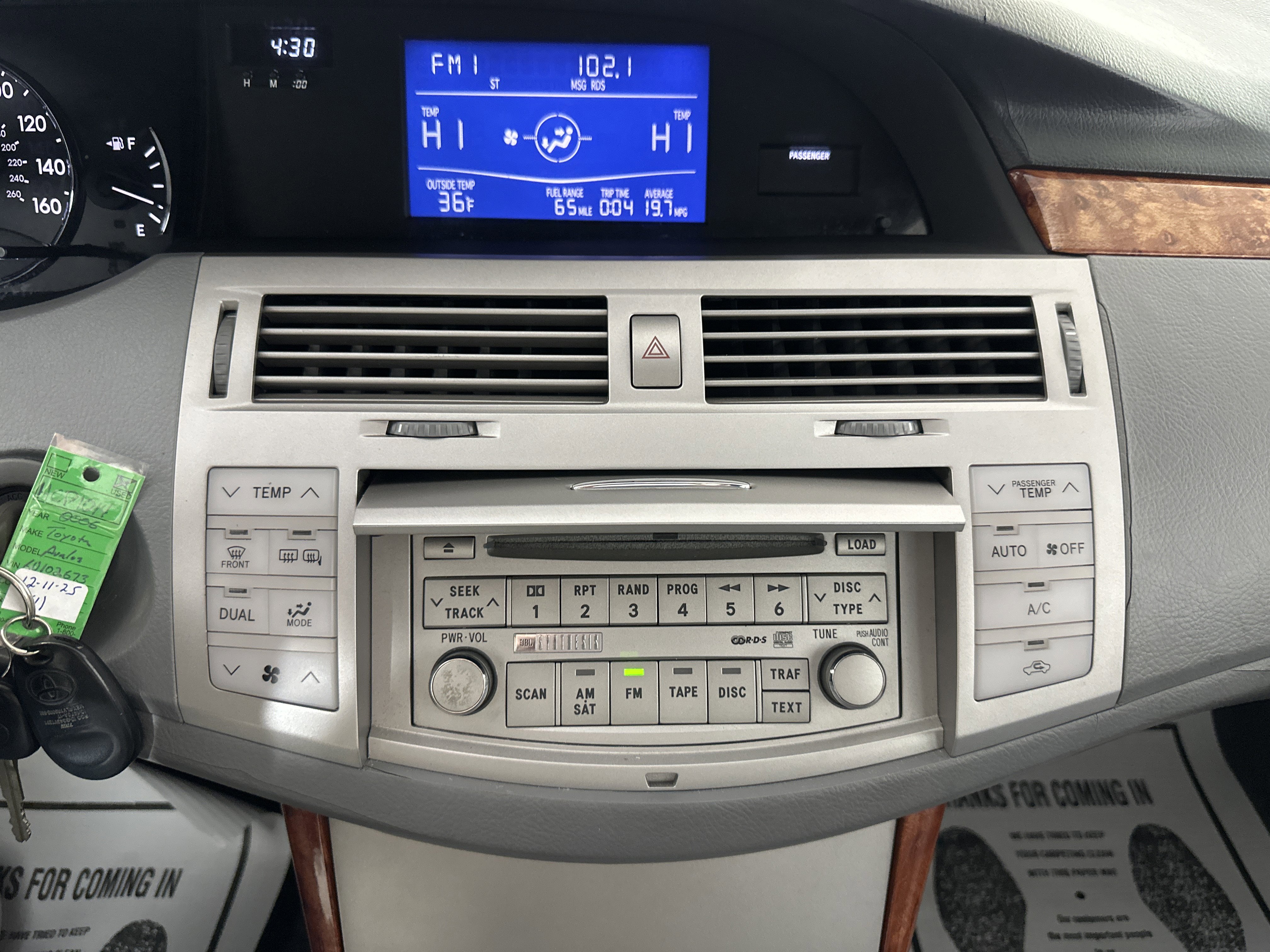 Used 2006 Toyota Avalon XLS image 16