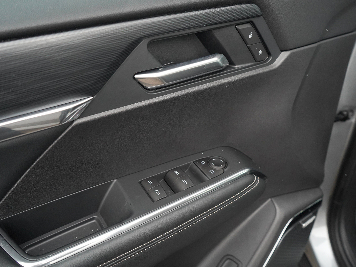 New 2026 GMC Acadia Elevation w/ Black Edition AWD/4WD image 18