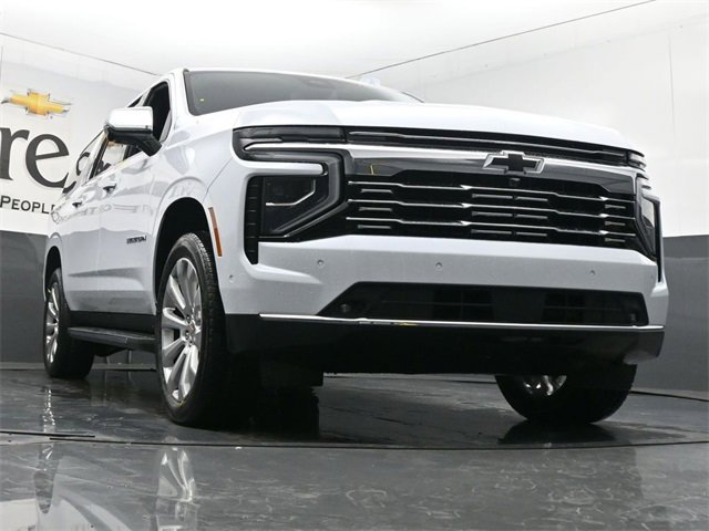 New 2026 Chevrolet Suburban Premier image 3