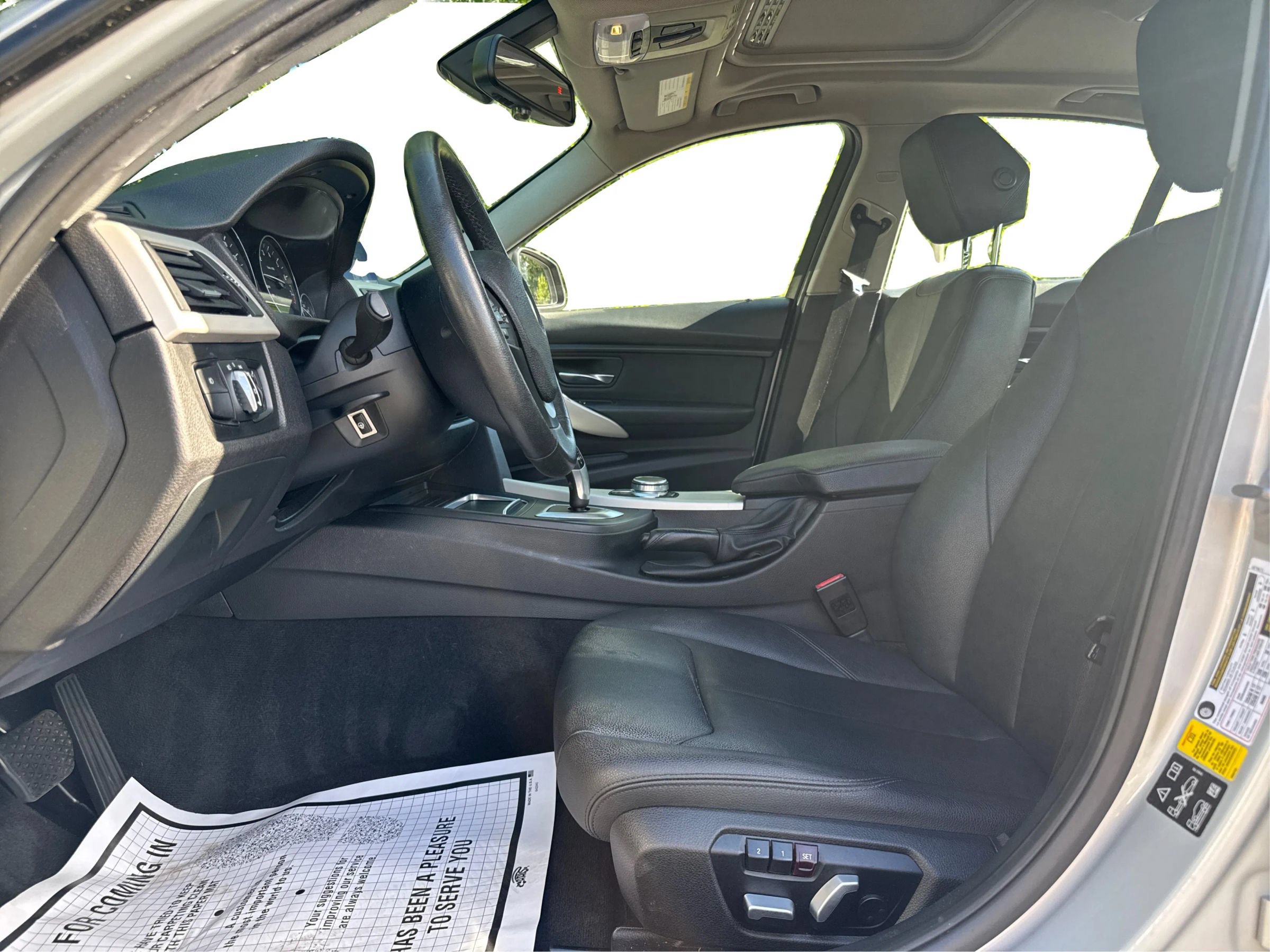 Used 2018 BMW 320i xDrive Sedan w/ Premium Package AWD/4WD image 11