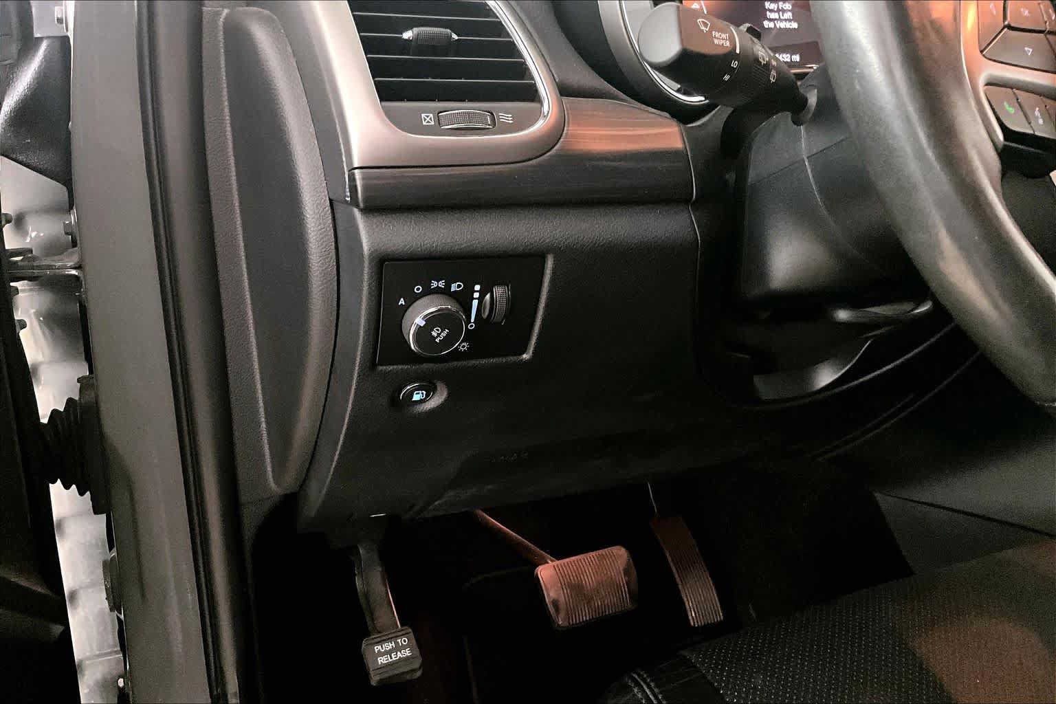 Used 2020 Jeep Grand Cherokee Altitude RWD image 31