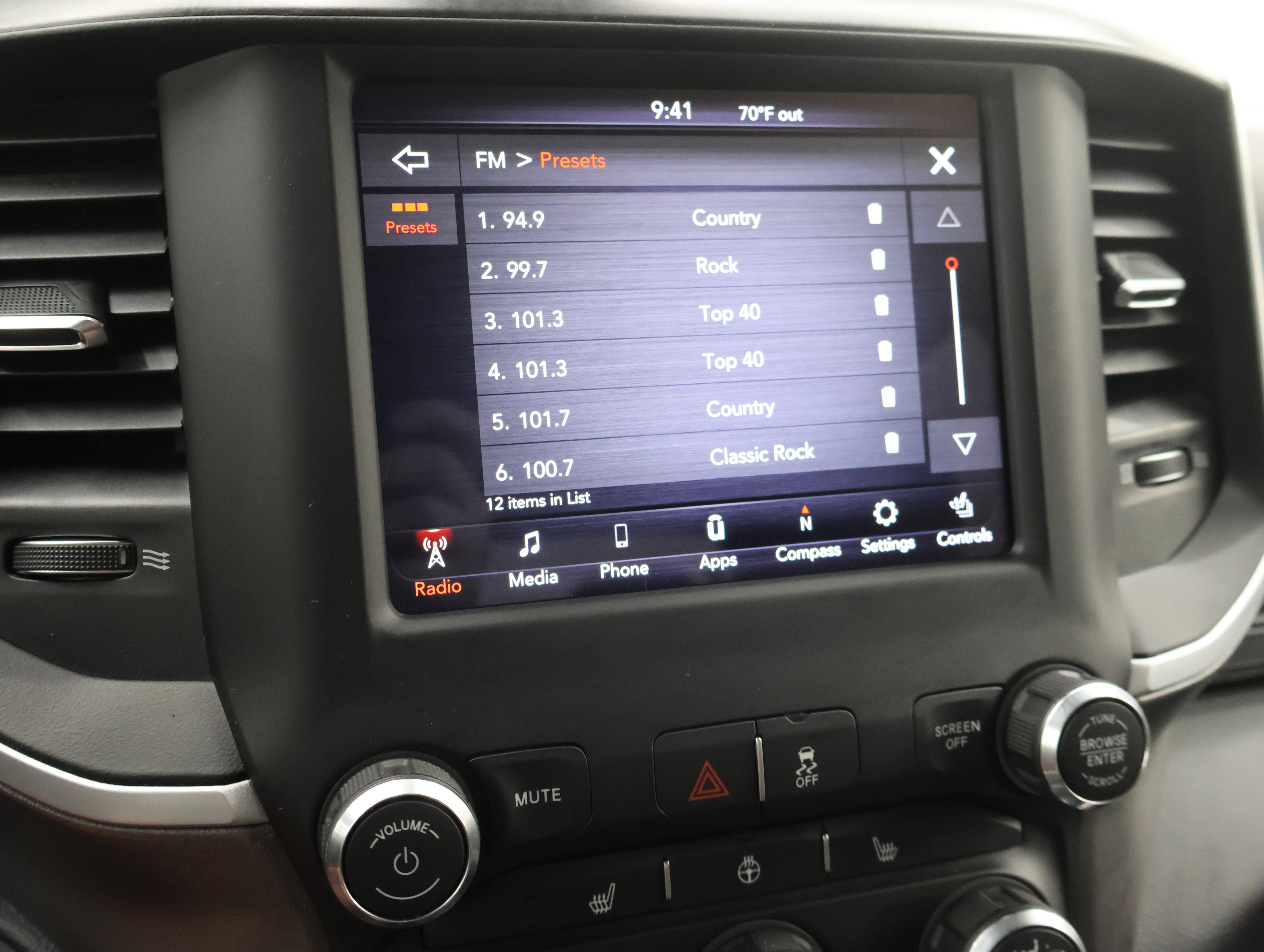 Used 2020 RAM 2500 Big Horn w/ Night Edition AWD/4WD image 48