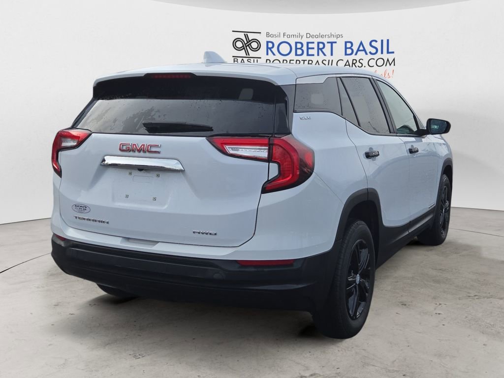 Used 2023 GMC Terrain SLE image 5