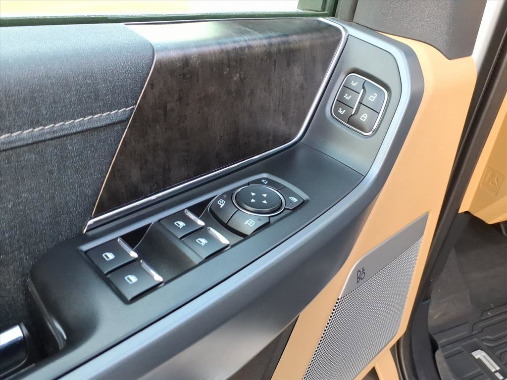 Used 2021 Ford F150 Lariat w/ Max Trailer Tow Package image 13