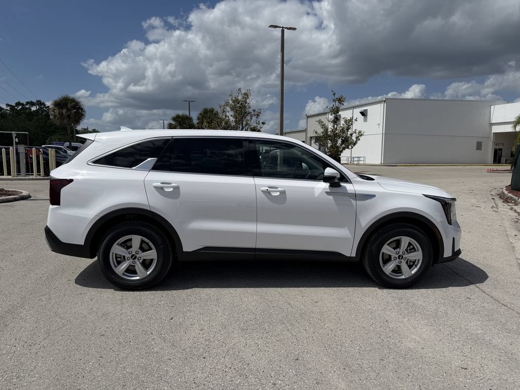 New 2026 Kia Sorento LX FWD image 3
