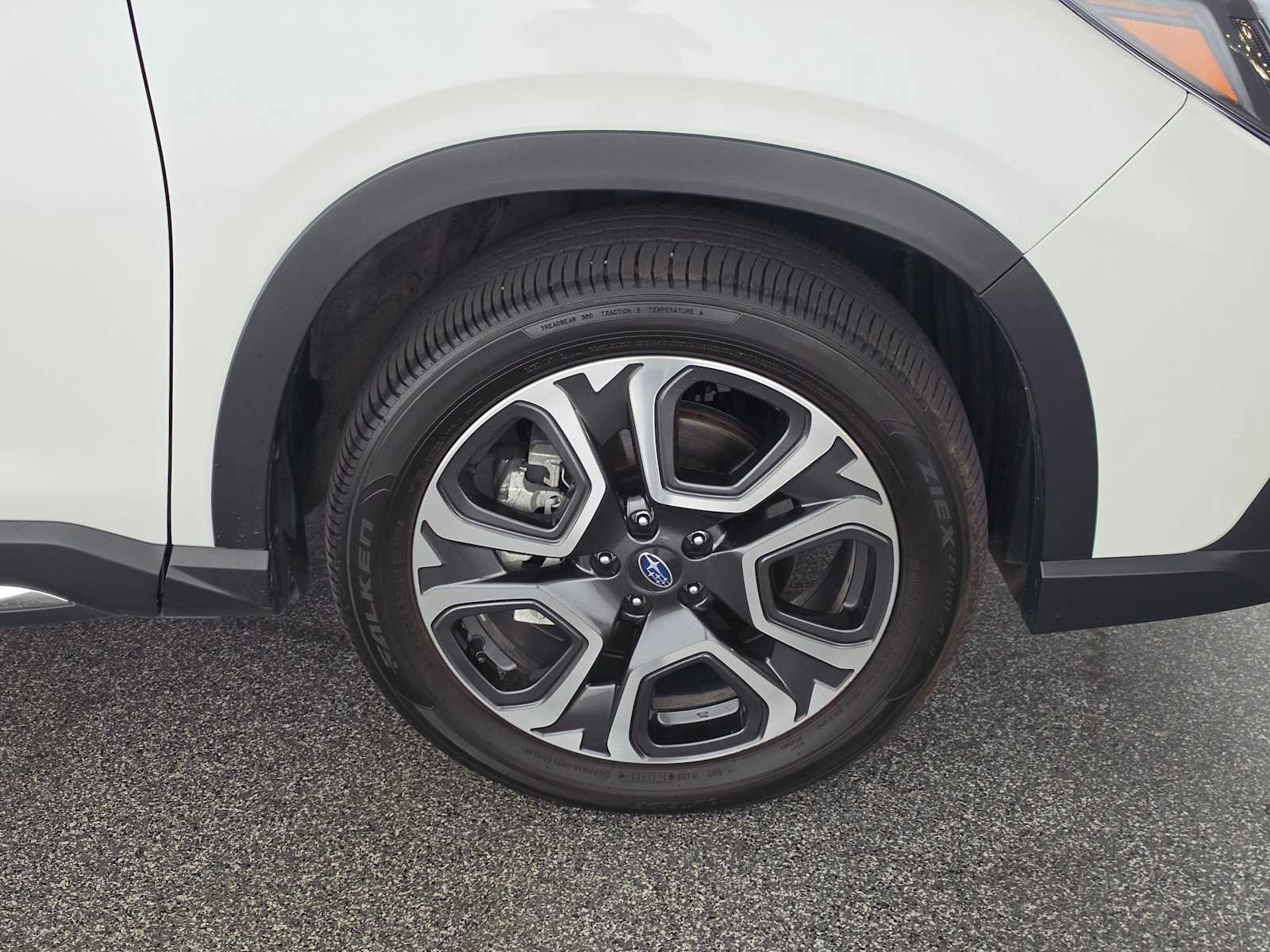 Used 2024 Subaru Ascent Limited w/ Technology Package AWD/4WD image 9