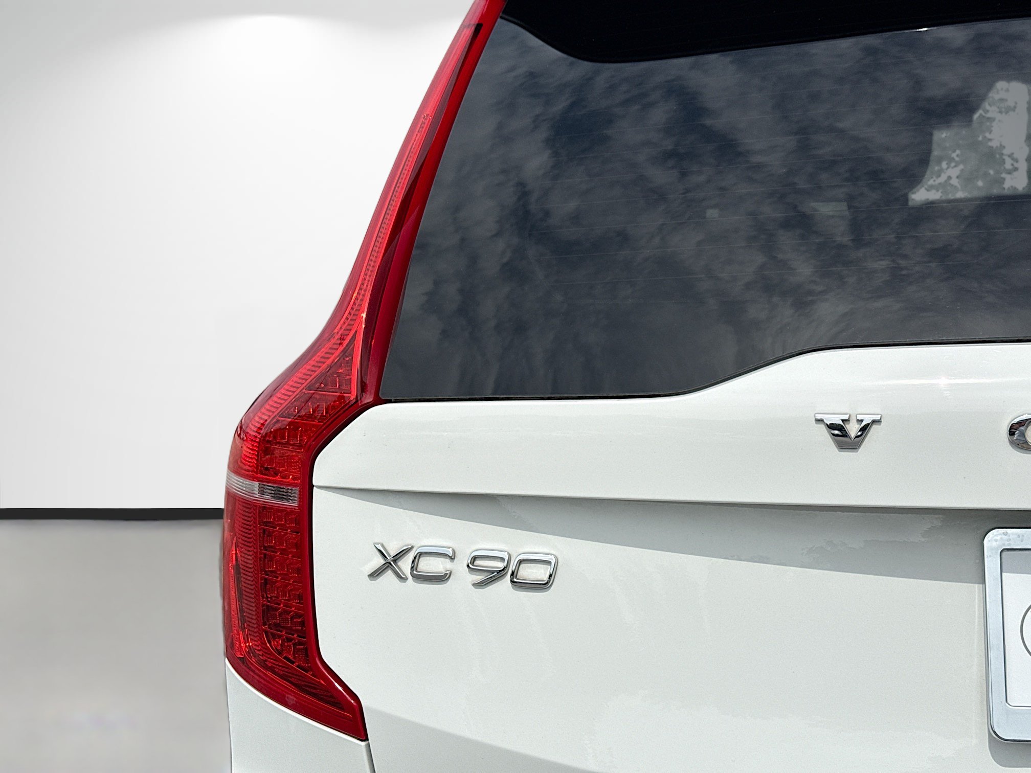 Used 2022 Volvo XC90 T5 Momentum w/ Protection Package Premier AWD/4WD image 10