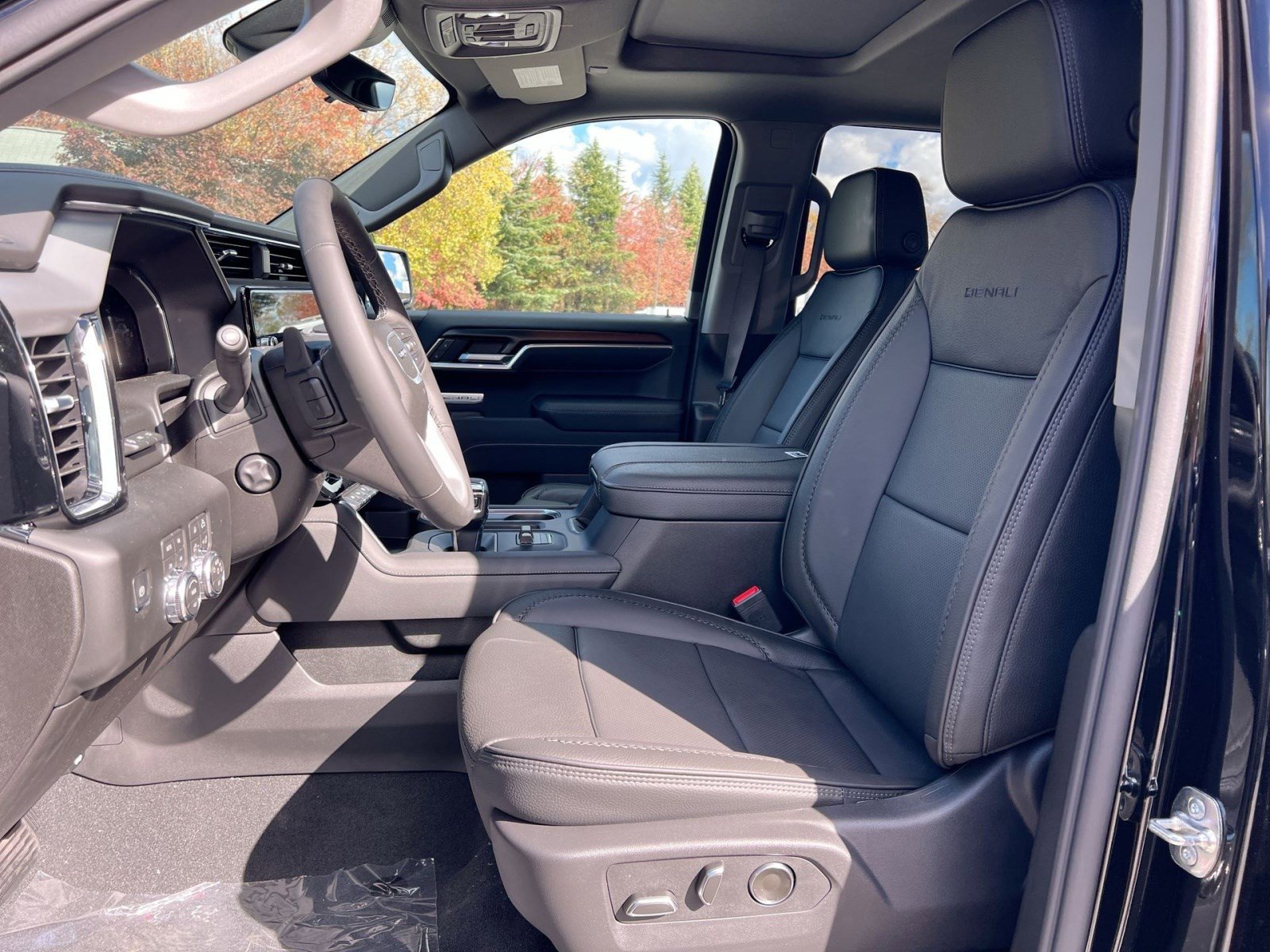 New 2026 GMC Sierra 1500 Denali w/ Denali Reserve Package image 12