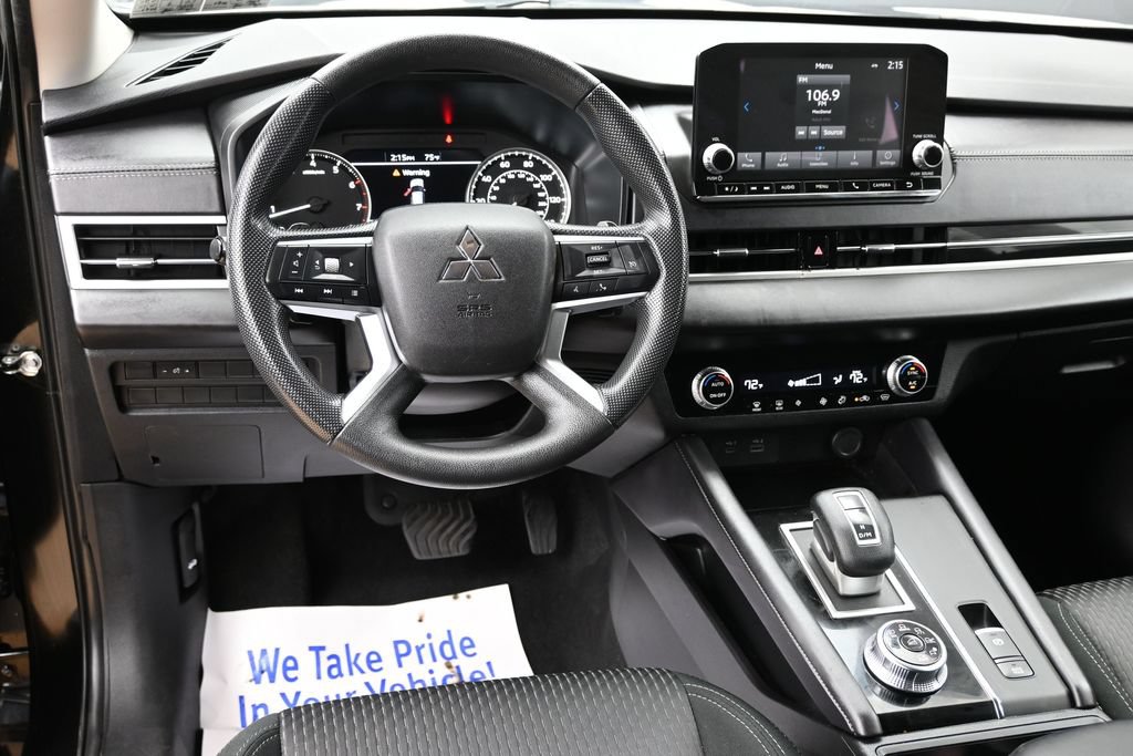 Used 2024 Mitsubishi Outlander ES AWD/4WD image 29