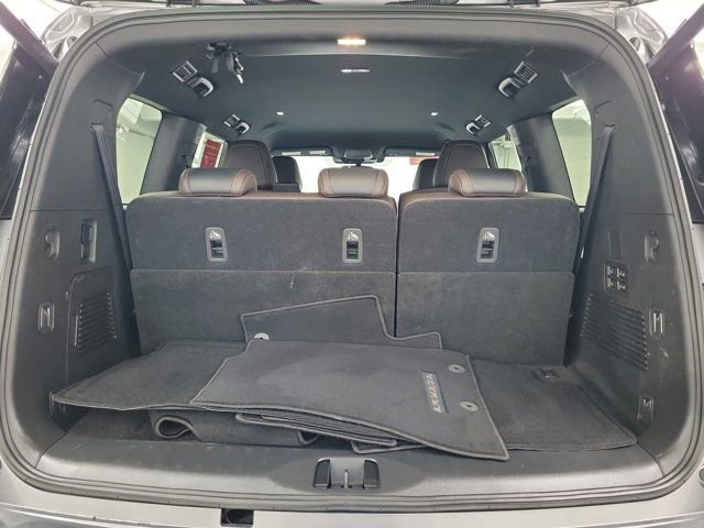 Used 2025 Nissan Armada SL image 9