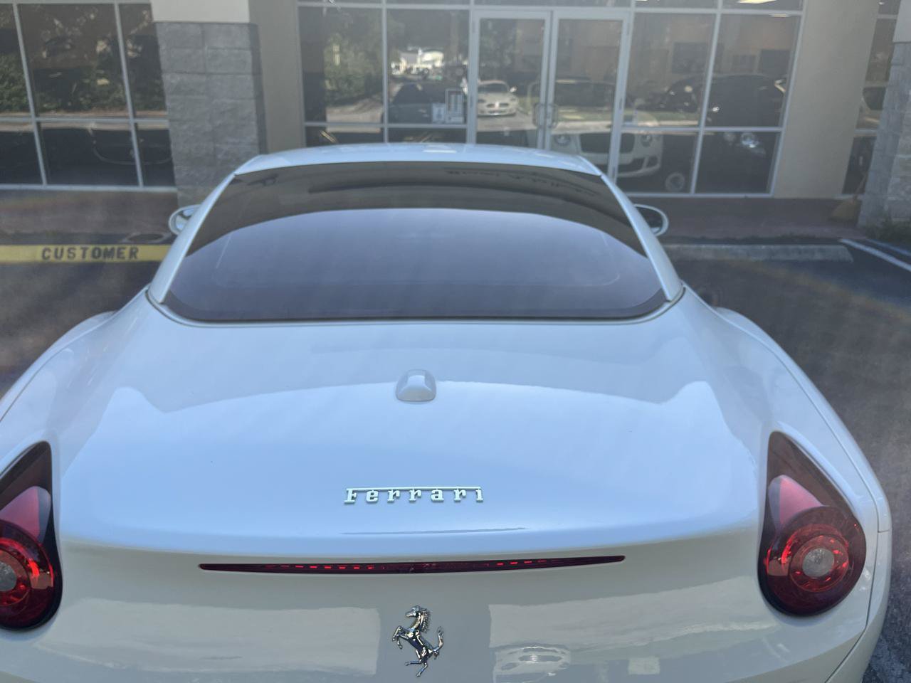 Used 2016 Ferrari California T RWD image 22