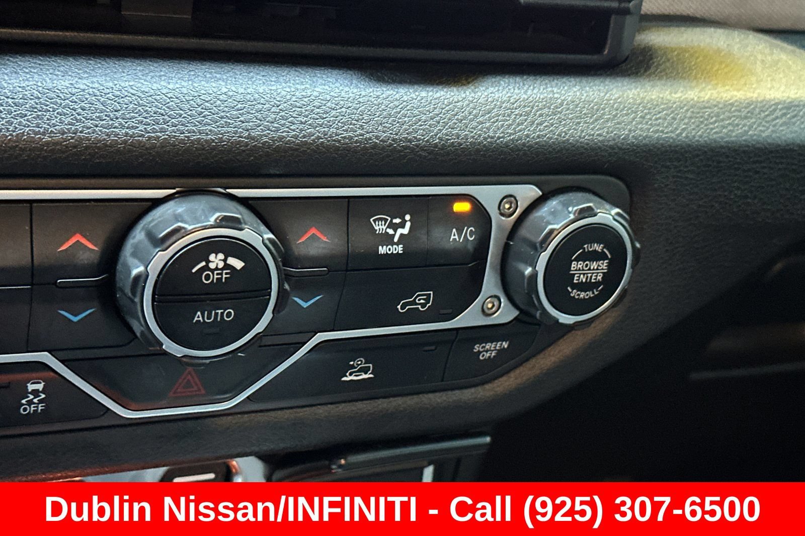 Used 2024 Jeep Wrangler Unlimited AWD/4WD image 30