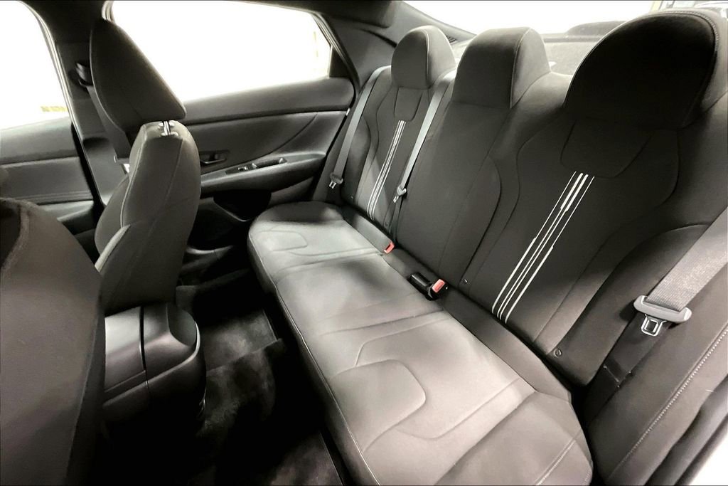 Certified 2025 Hyundai Elantra SEL image 34
