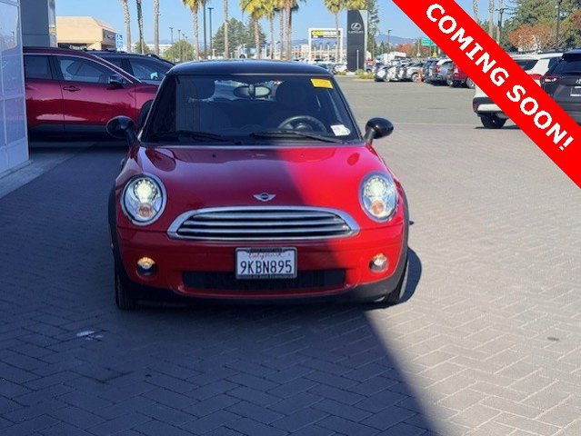 Used 2010 MINI Cooper Hardtop image 2