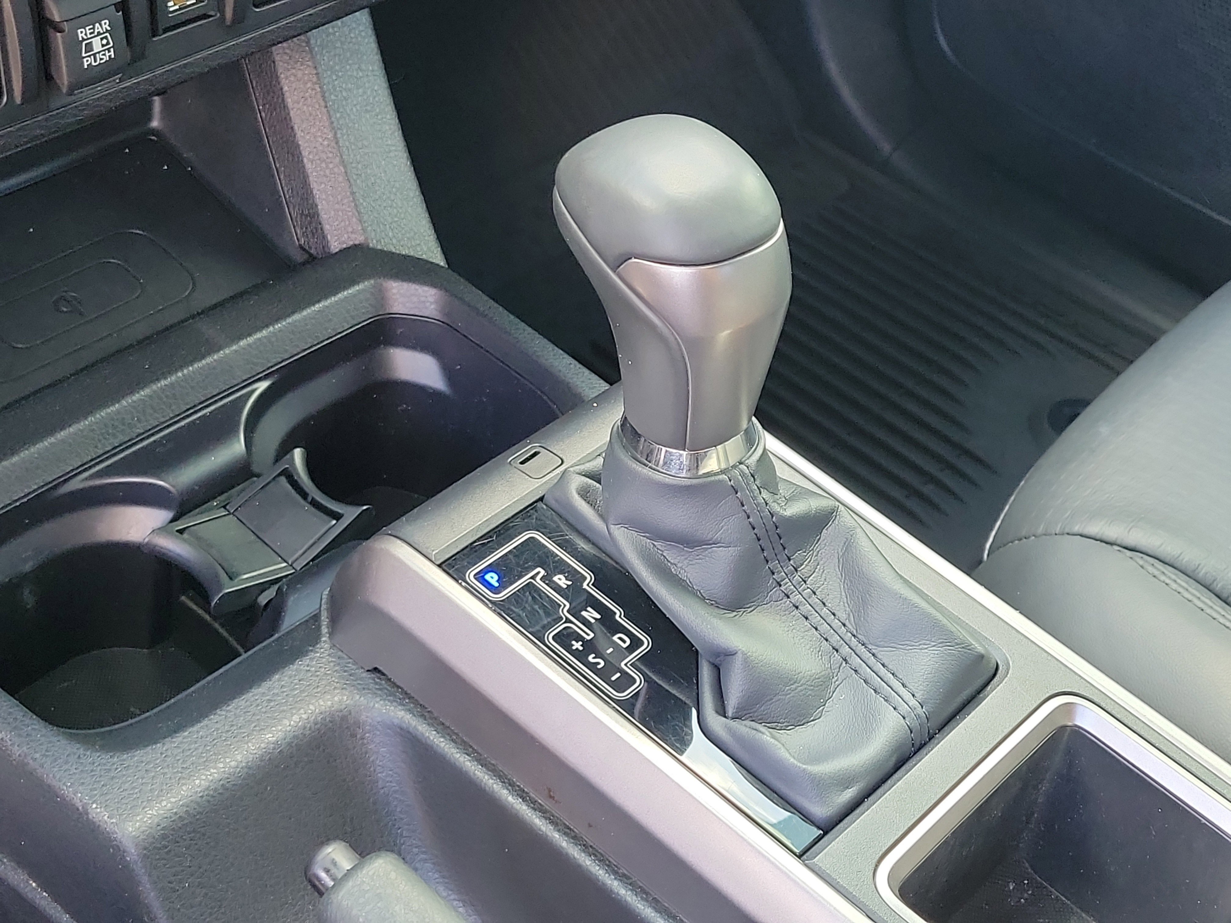 Used 2022 Toyota Tacoma Limited image 28