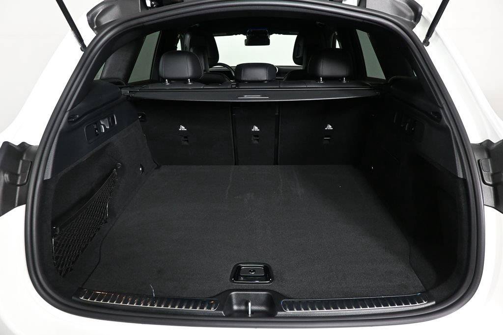Used 2025 Mercedes-Benz GLC 300 4MATIC image 29