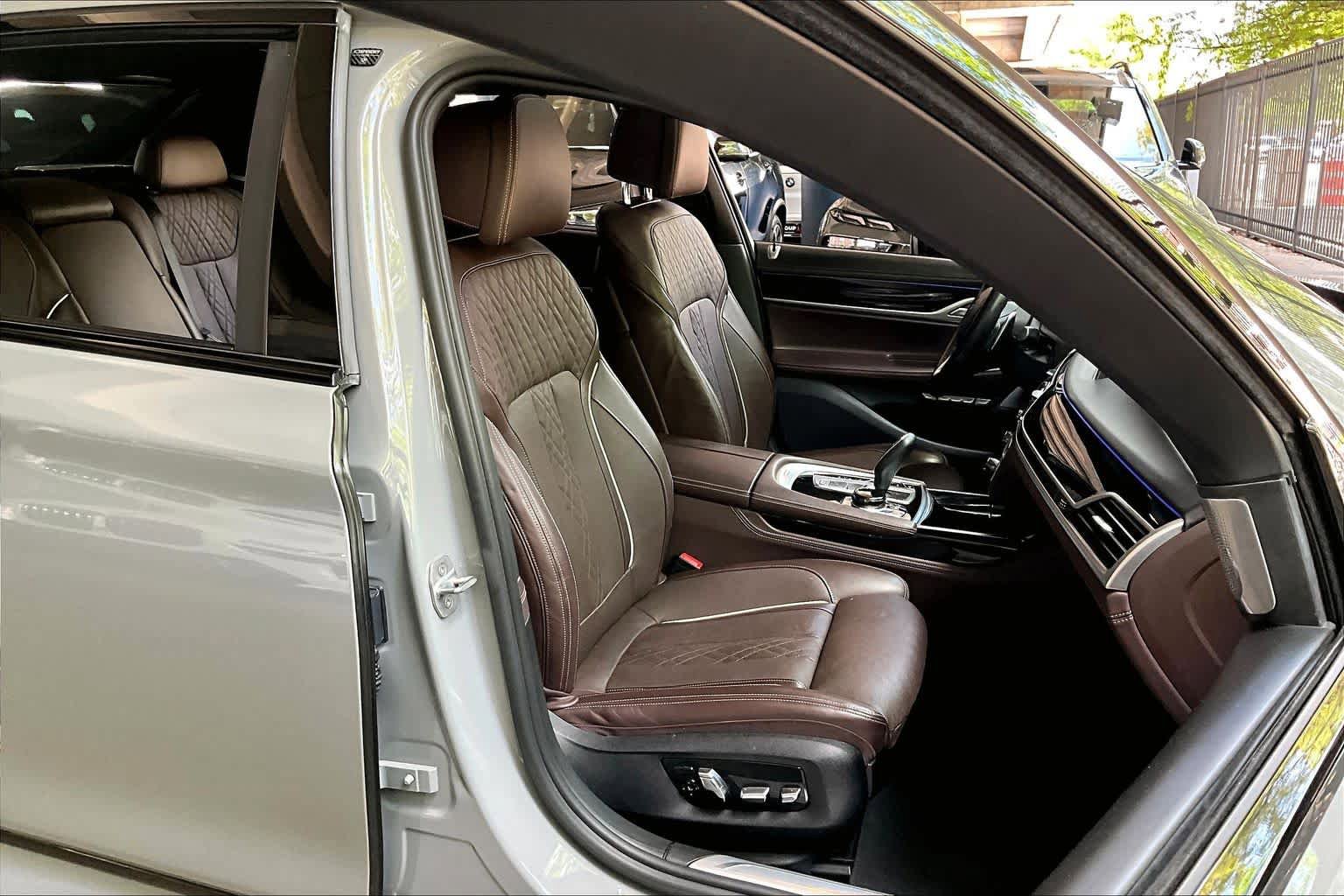 Used 2018 BMW 750i RWD image 8