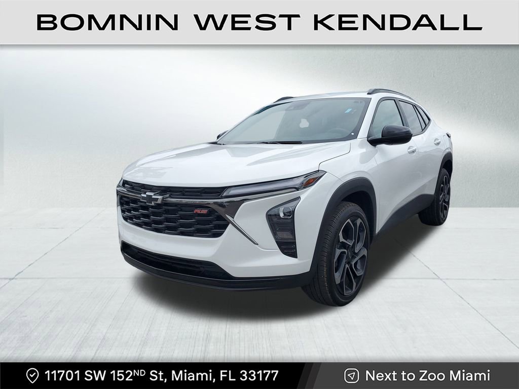 Used 2025 Chevrolet Trax RS w/ Driver Confidence Package image 3