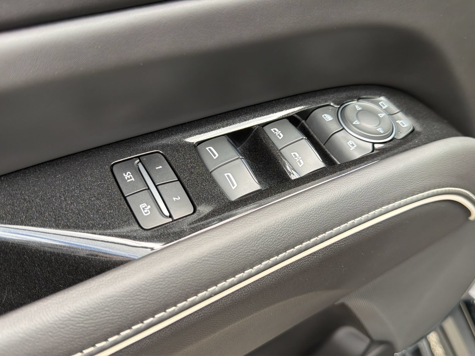 Certified 2023 Cadillac Escalade V AWD/4WD image 10